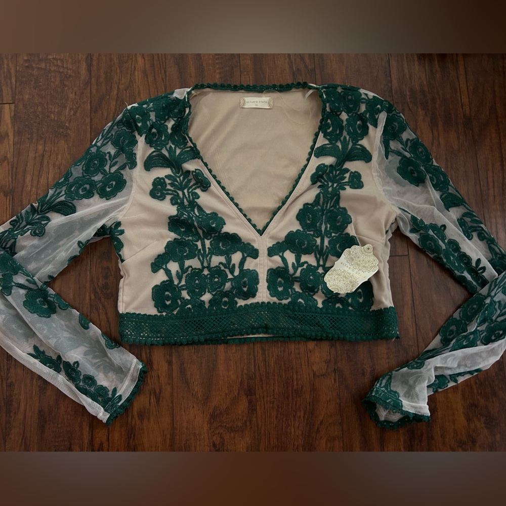 Altar’d State green lace nude crop top long sleeves NWT Christmas Holiday XL